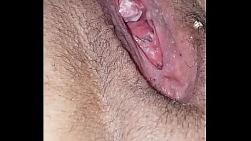 Istri Desi Buang Air Kecil Dengan Penuh Gairah