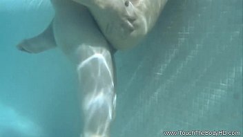 Pijat Nuru Sensual Untuk Ibu-ibu Asia Yang Menggairahkan