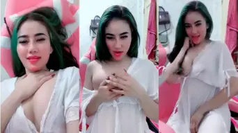 Intip Keponakan Cantik Yang Lagi Live, Bikin Gak Bisa Berhenti Nonton
